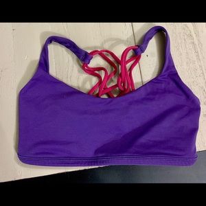 Lululemon free to be wild size 6